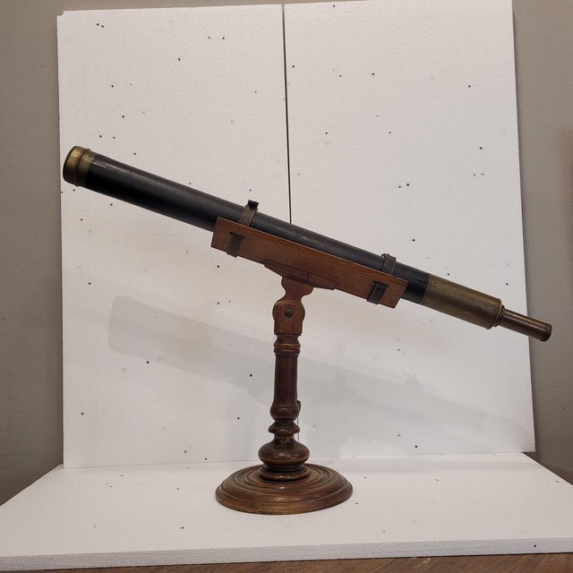 Tabletop Refracting Telescope in Wood and Leather, France, 1930s For Sale - Image 4 of 18