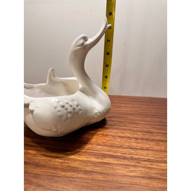 Mid 20th Century Vintage White Swan Hull Art Pottery 23 Usa Ceramic For Sale - Image 5 of 11