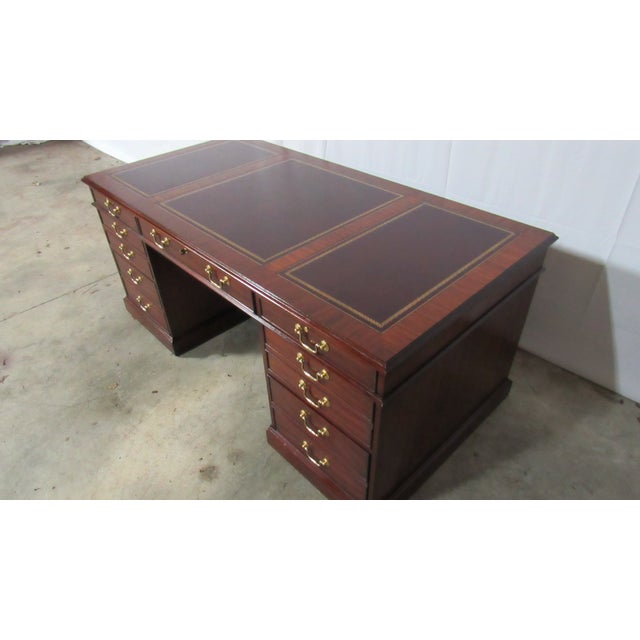 Henkel Harris 1980s Henkel Harris Executive Mahogany Desk Leather Amazing For Sale - Image 4 of 14