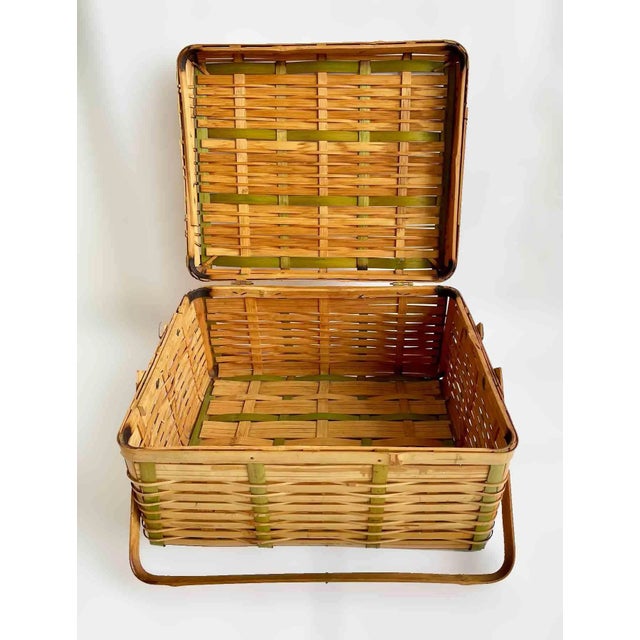 Traditional Picnic Baskets - Set of Three For Sale - Image 3 of 9