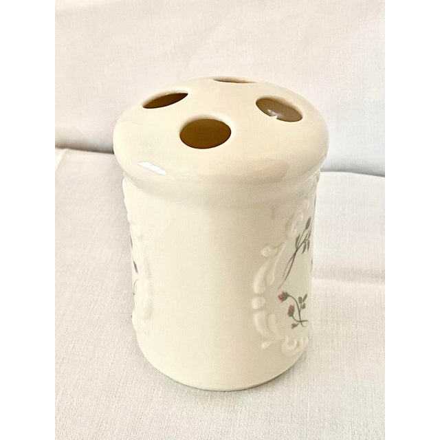 Ivory Late 20th Century Lenox Rose Manor Porcelain Toothbrush Holder Cream Ivory Pink Floral Excellent Condition For Sale - Image 8 of 12