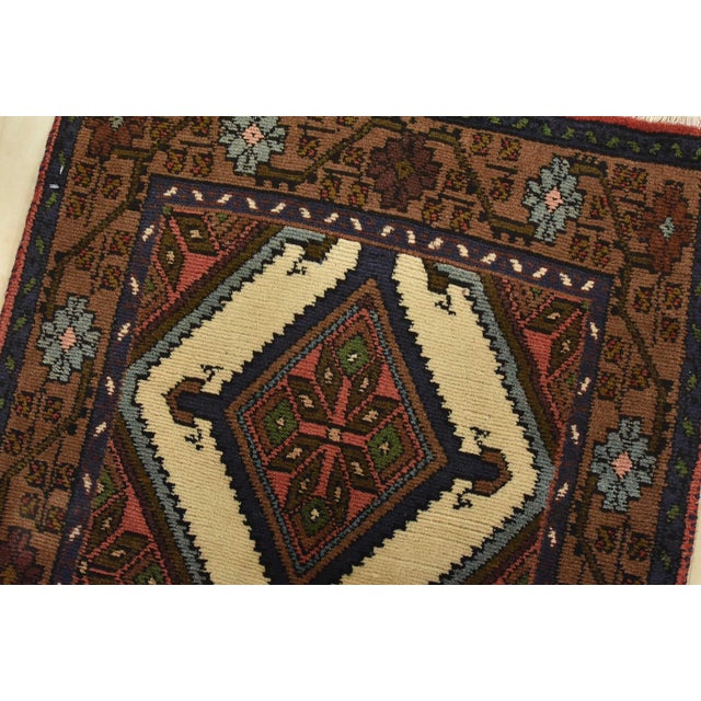 Hamedan Runner 2’8” X 9′ Ivory Wool Vintage Tribal Hand-Knotted Oriental Rug For Sale In Philadelphia - Image 6 of 12