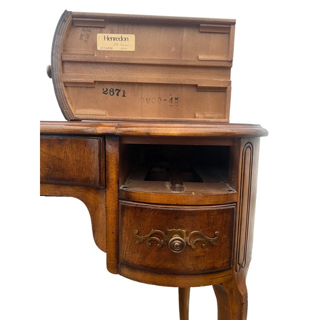 Wood 1980s Henredon French Desk Kidney Shaped Vanity Five Dovetail Drawers Petite Size For Sale - Image 7 of 13