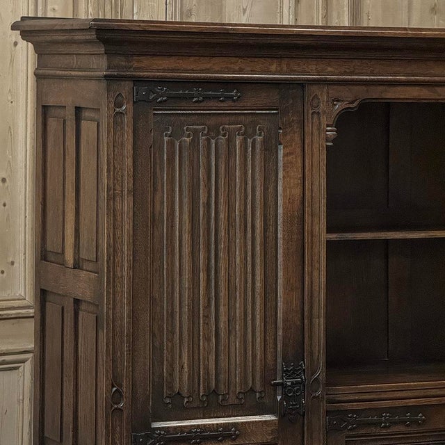 Early 20th Century French Gothic Revival Carved Oak Cabinet Bookcase For Sale - Image 5 of 18