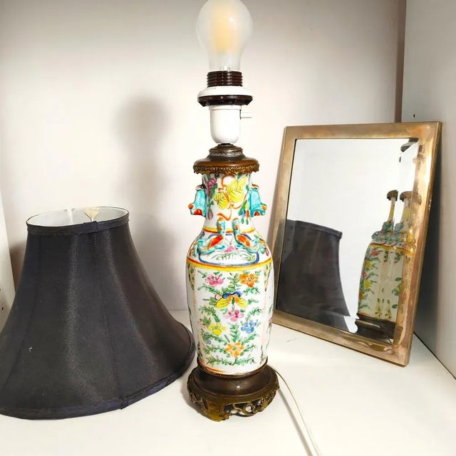 Cantonese Table Lamp in Bronze For Sale - Image 5 of 9