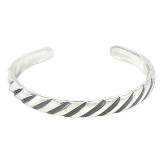1990s David Yurman Chevron Cuff Bracelet Size M Sterling Silver Estate For Sale