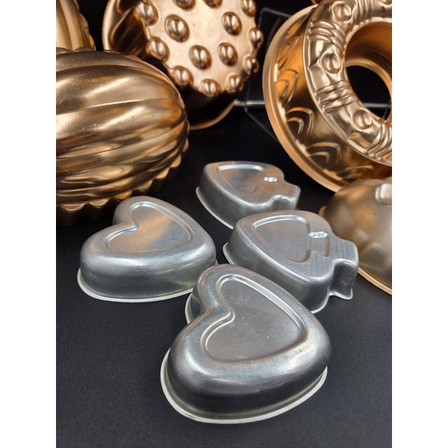 Vintage Large Copper and Miniature Aluminum Mold/Wall Deco Collection Set of 17 For Sale - Image 4 of 18