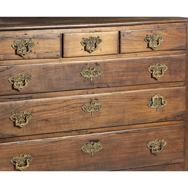 King Jose styleph Chest of Drawers - 18th Century. Portuguese; 18th century; carved chestnut wood; with three drawers and...