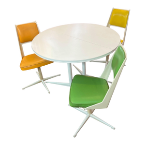 1960s Mid Centiury Modern Dining Table and 3 Colorful Chairs by Daystrom