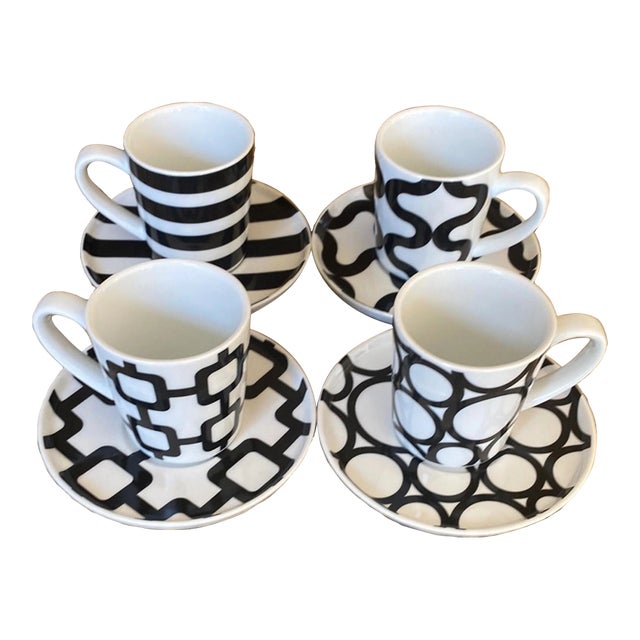 Vintage Crate & Barrel Black and White Espresso Cup Set- 8 Pieces For Sale