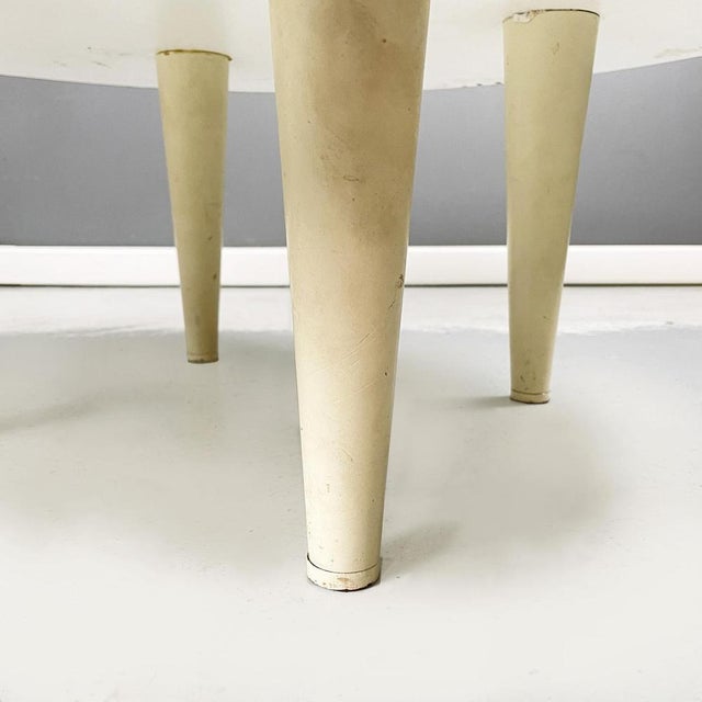 Italian Space Age Coffee Table in Plastic and Metal with Tie Dye Effect, 1970s For Sale - Image 14 of 15