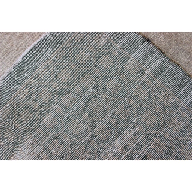 Mid 20th Century Vintage Turkish Rug With Small-Scale Repeating Pattern and Modern Design For Sale - Image 12 of 13