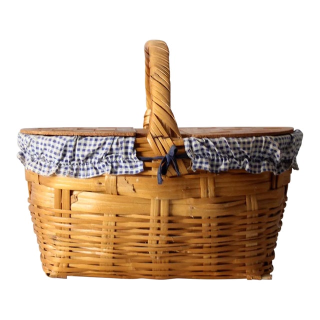 Vintage Picnic Basket With Lining For Sale