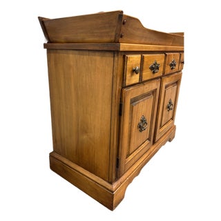 Vintage Garrison Furniture Company Early American Colonial Revival Dry Sink For Sale