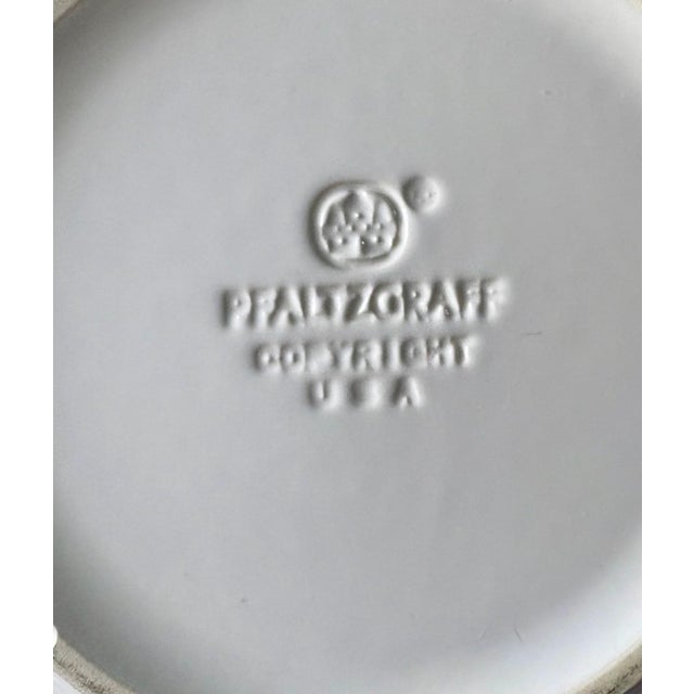 Ceramic Vintage Pfaltzgraff Acadia White Serving Bowl – Off-White Stoneware With Woven Rim For Sale - Image 7 of 9