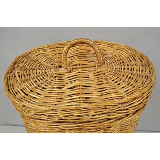 Vintage Mid Century Modern Handwoven Wicker Rattan Laundry Basket W Lid For Sale In Philadelphia - Image 6 of 17