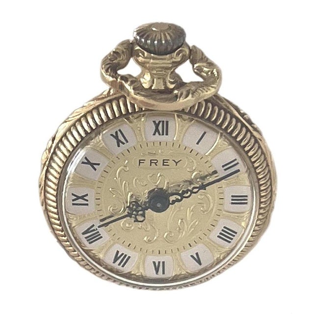 Vintage Frey Pendant Pocket Watch Repousse Case 18k Yellow Gold For Sale - Image 4 of 5