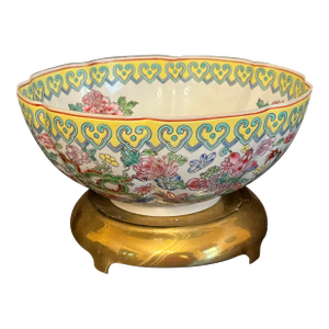 Early 20th Century Famille Rose Eggshell Porcelain Bowl With Brass Stand
