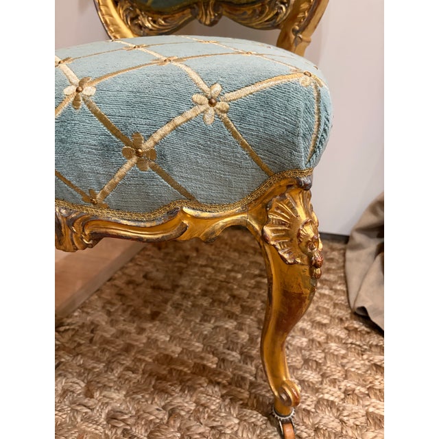 1930s French Louis XV Revival Giltwood Chair With Custom Embroidered Upholstery For Sale In Los Angeles - Image 6 of 9