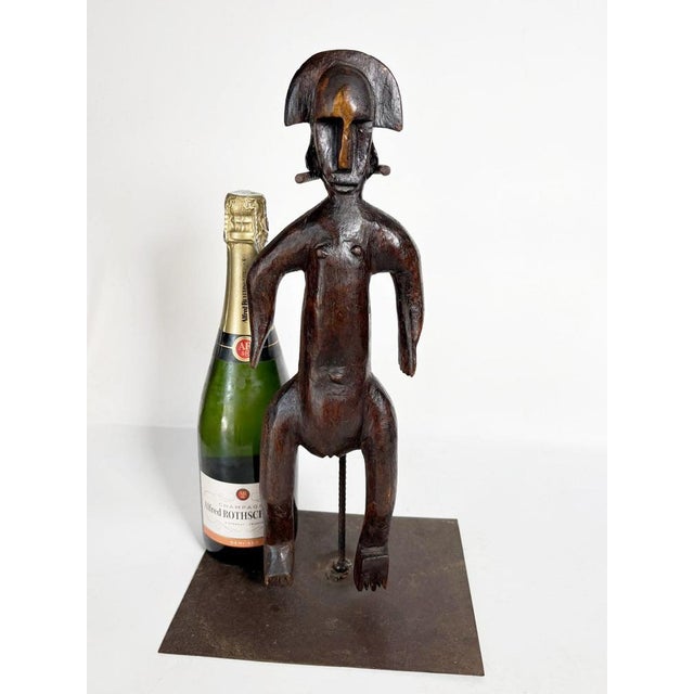 African Sculpture of Man in Wood, 1920 For Sale - Image 3 of 12