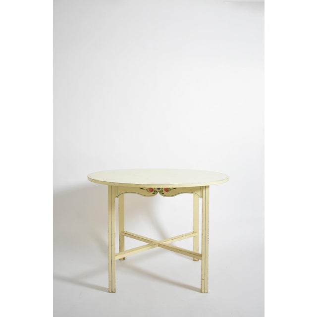 Round White Table from Alentejo For Sale - Image 3 of 6