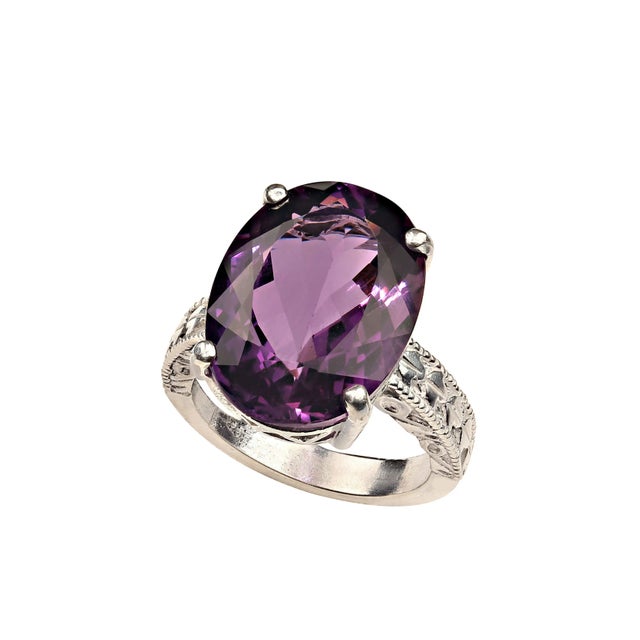 Oval Amethyst in Sterling Silver Engraved Ring For Sale - Image 4 of 4