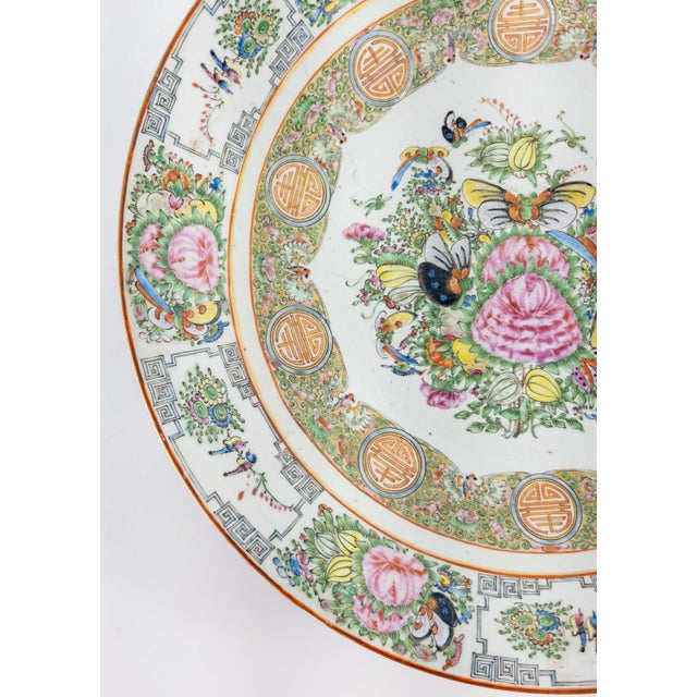 Late 18th Century 18th or 19th Century Chinese Export Famille Verte Rose Medallion Charger For Sale - Image 5 of 13