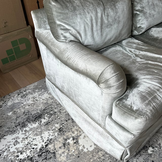 Contemporary 1990s Beacon Hill Loveseat For Sale - Image 3 of 7