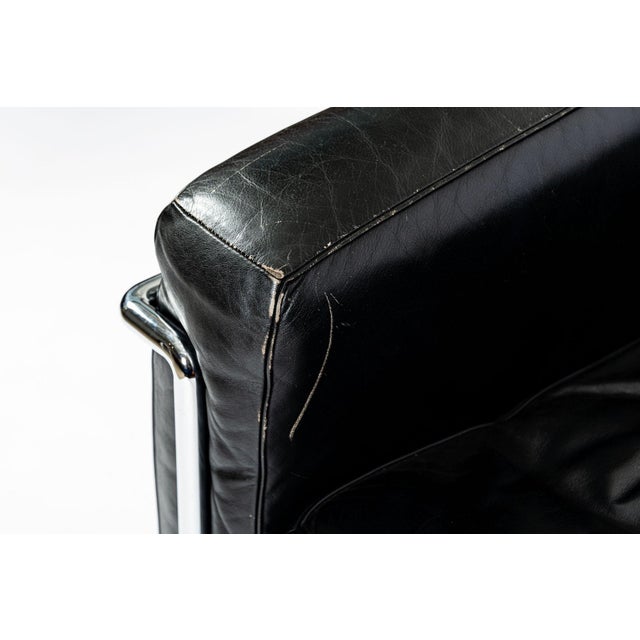 Authentic Cassina Lc2 Black Leather Petit Lounge Chair by Le Corbusier, 4x Avail For Sale - Image 11 of 16