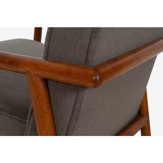 t.h. Robsjohn-Gibbings for Widdicomb Pair of Model 1601 Lounge Chairs, 1955 For Sale - Image 11 of 12