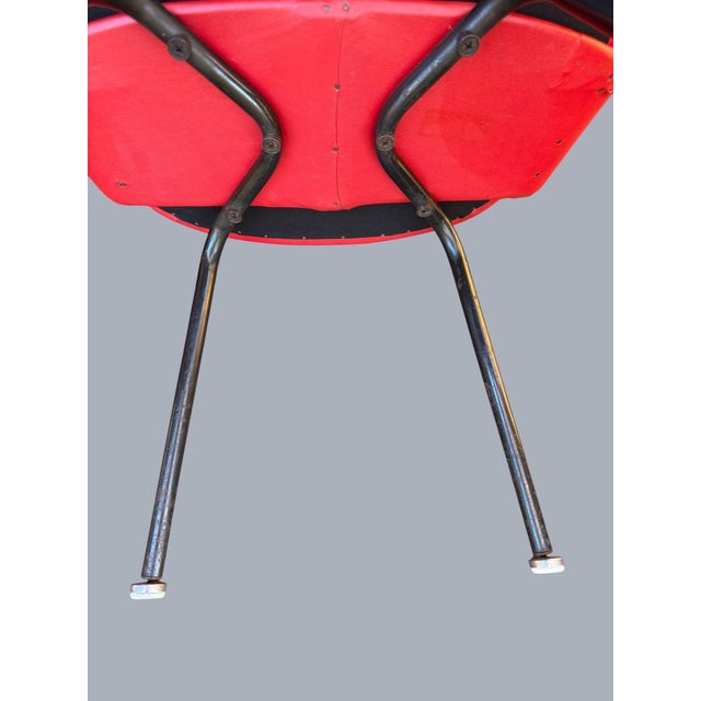 1950s Eero Saarinen for Knoll Executive Side Chairs in Red Vinyl - Pair For Sale - Image 11 of 14