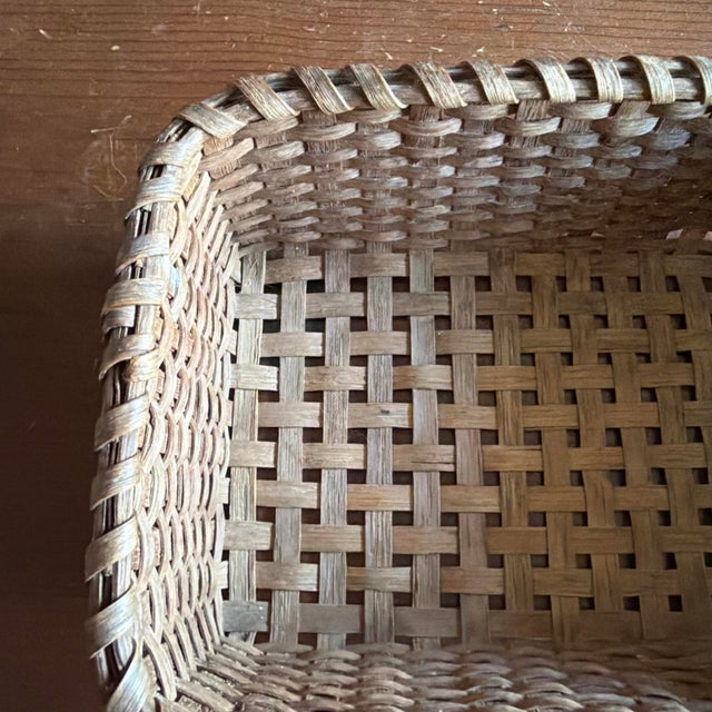 A Antique Pennsylvania Rectangular Splint Oak or Ash Basket, Circa 1900 For Sale - Image 6 of 18