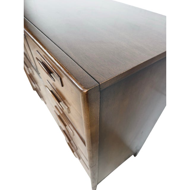 Broyhill Emphasis Mid-Century Modern Eight-Drawer Gentleman’s Chest For Sale - Image 11 of 16