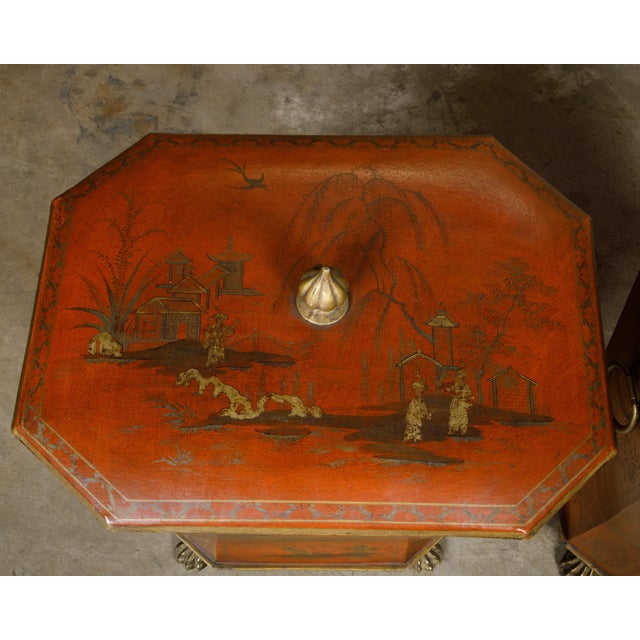 Metal 19th Century English Victorian Red Lacquer Cellarettes with Chinoiseries - a Pair For Sale - Image 7 of 12