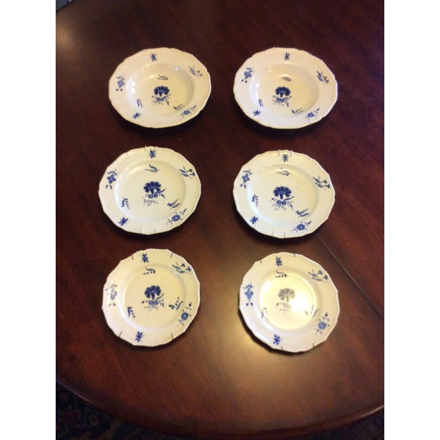 Early 19th Century Bloor Derby Blue and White Set of Two Soup Bowls, Two Salad Plates, Two Bread Plates- 6 Pieces For Sale - Image 11 of 12