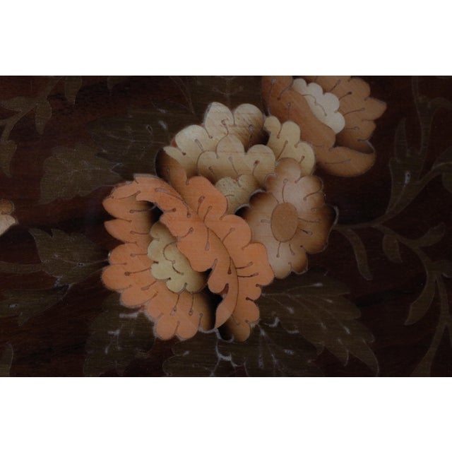 Brown 1950s Large Italian Floral Marquetry Inlaid Wood Piano Shaped Music Jewelry Box - Plays "Torna a Surriento" For Sale - Image 8 of 15