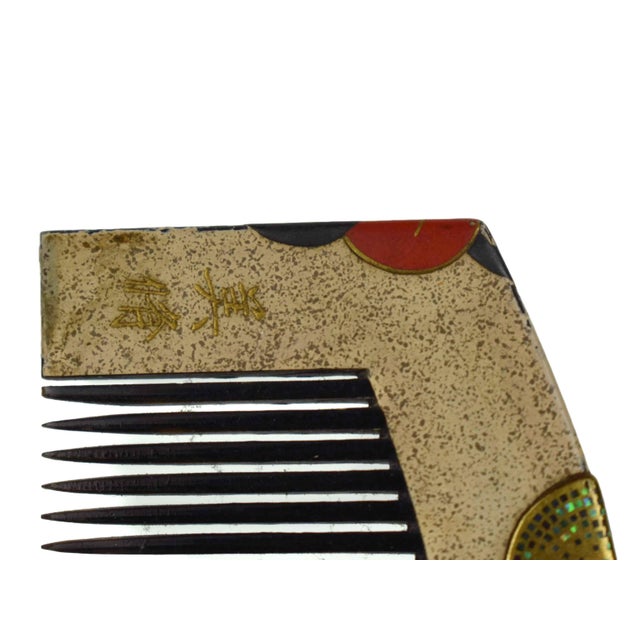 Early 20th Century Handmade Painted Japanese Maki-E Lacquer Kushi Hair Comb by Sachimitsu - Signed For Sale - Image 4 of 6