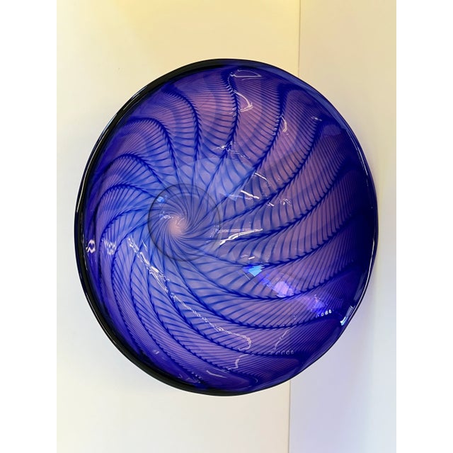 Signed 1991 Robinson Scott Handblown Art Glass Bowl – Iridescent Purple-Blue With Pink Spiral Pattern For Sale - Image 11 of 12