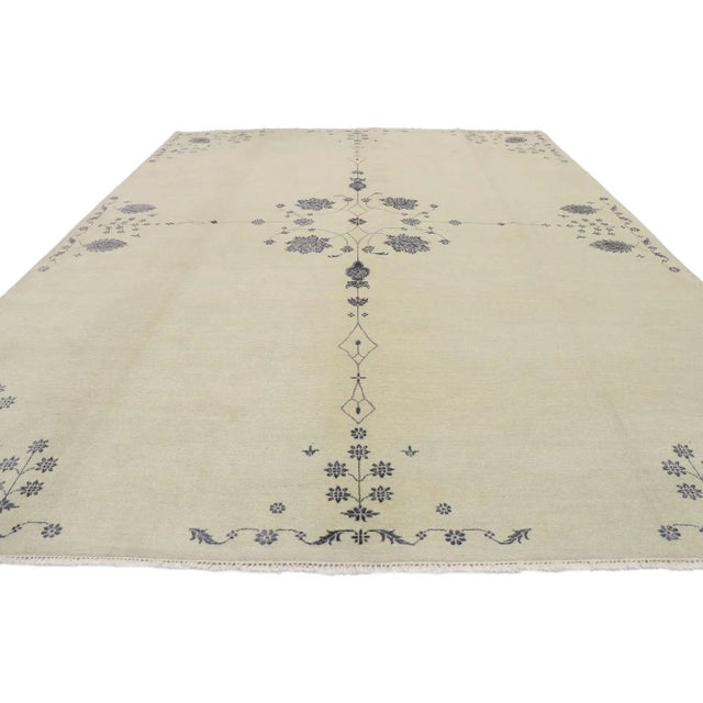 Transitional Area Rug - 09'00 X 11'11 For Sale - Image 4 of 9