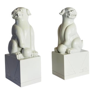 Jonathan Adler Foo Dog White Bookends - a Pair For Sale