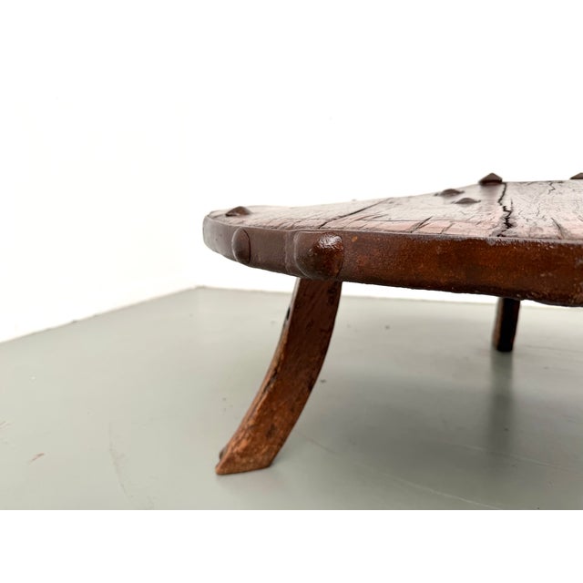Brazilian Folk Art Brutalist Circular Coffee Table in Wood, 1950s For Sale - Image 9 of 18