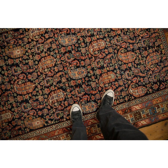 :: Covered field in intricate minor blossoms sprawling throughout with staggered rows of alternating direction botehs...