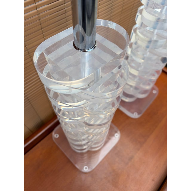 A Pair of Vintage Mid Century Modern Stacked Lucite Blocks Table Lamps in the Karl Springer Style. Circa 1970s For Sale - Image 9 of 17