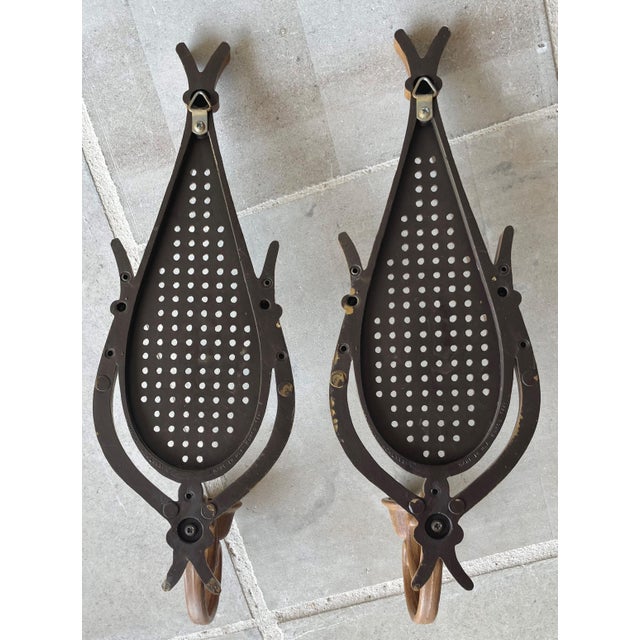 Syroco Circa 1981 Geometric Teardrop-Shape Faux Rattan & Cane Wall Sconces For Sale - Image 4 of 12