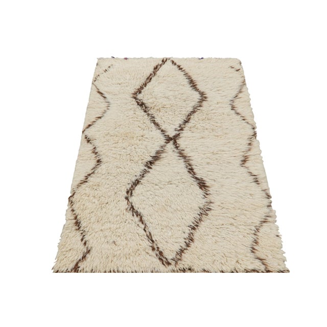 1950s Vintage Moroccan Rug in White With Brown Diamond Medallions, From Rug & Kilim For Sale - Image 5 of 7