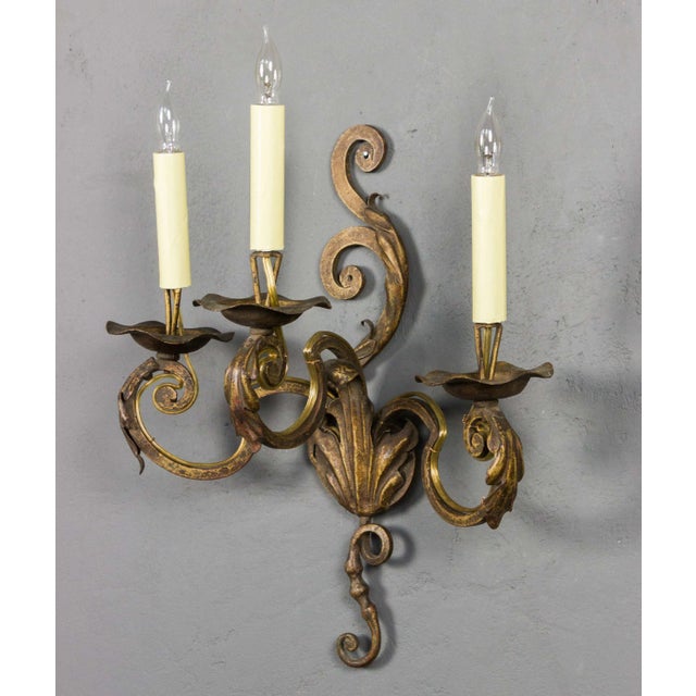 1920s Pair of French Gilt Wrought Iron Three-Arm Wall Sconces, Louis XV Style, 1920s For Sale - Image 5 of 9
