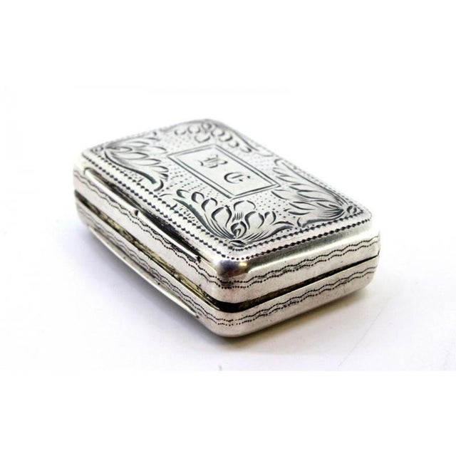 Reign of George IV Gold and Paw Vinaigrette Box For Sale - Image 4 of 9