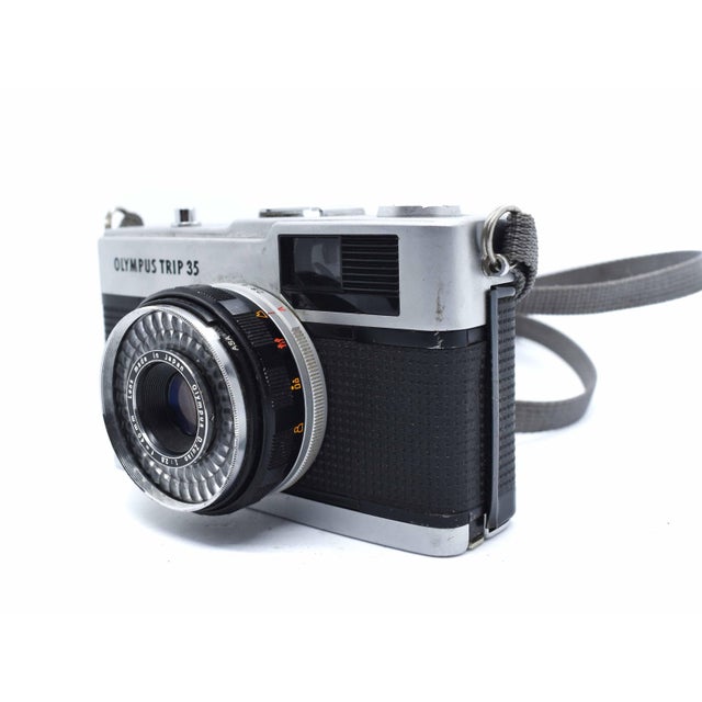Mid-Century Modern Vintage Olympus Trip 35 Film Camera With Zuiko 40mm Lens - Made in Japan For Sale - Image 3 of 7