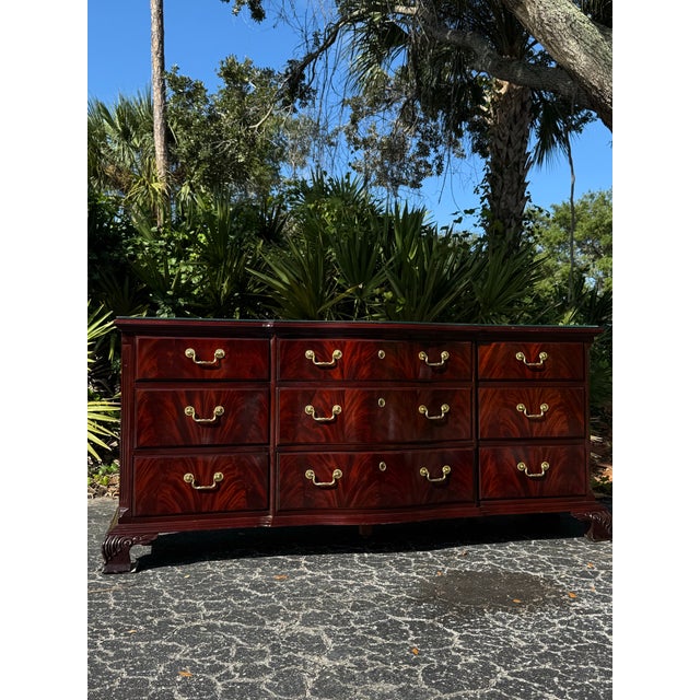 Chippendale Vintage Thomasville Mahogany Dresser | Nine-Drawer Chippendale Style Chest For Sale - Image 3 of 5