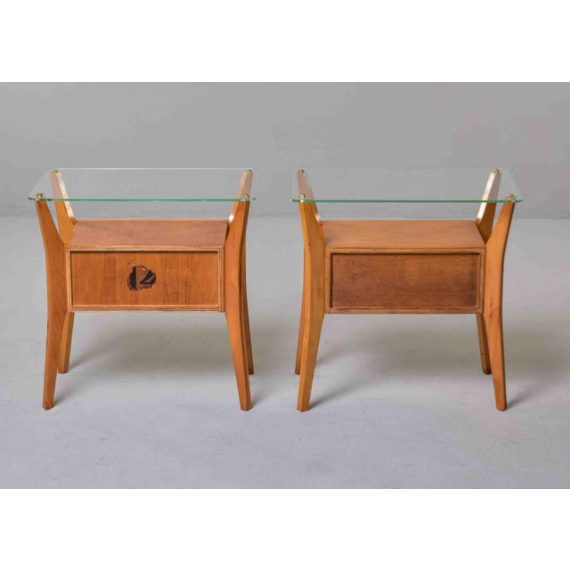 Pair of Italian Mid-Century Blonde Walnut Bedside Tables With Elevated Glass Tops For Sale - Image 11 of 12